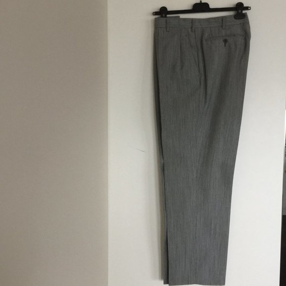 Men's Gray Double Breasted Suit (2pcs) - Picture 11 of 16